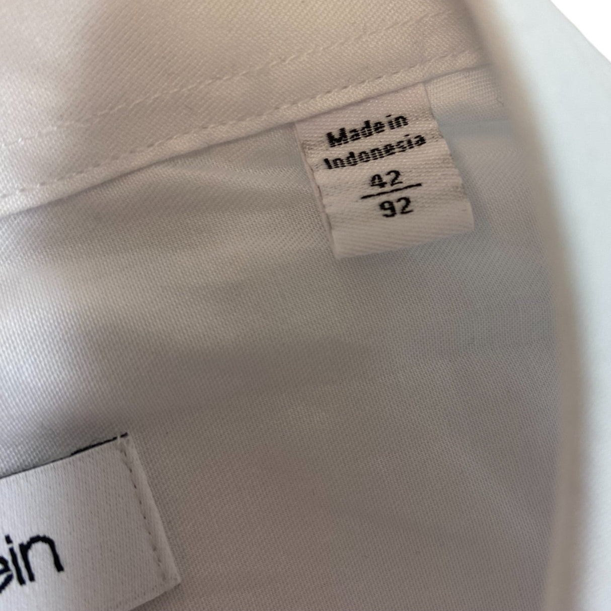 Calvin Klein Men's Slim Fit Dress Shirt SIZE - 42