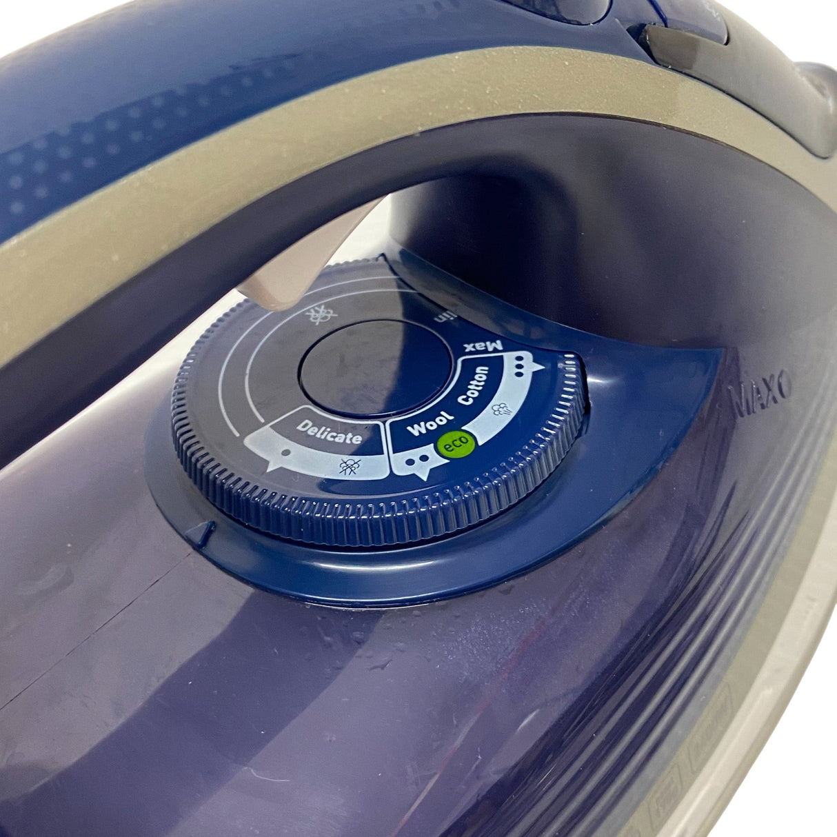 Tefal Tefal Ultraglide Plus Steam Iron FV5840