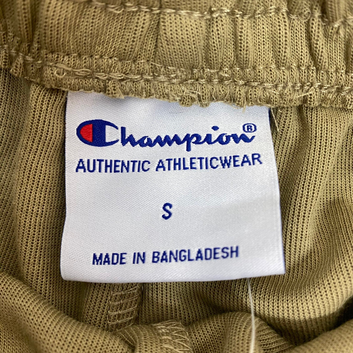 Champion Women's Legacy tech C-Logo Short SIZE - Small
