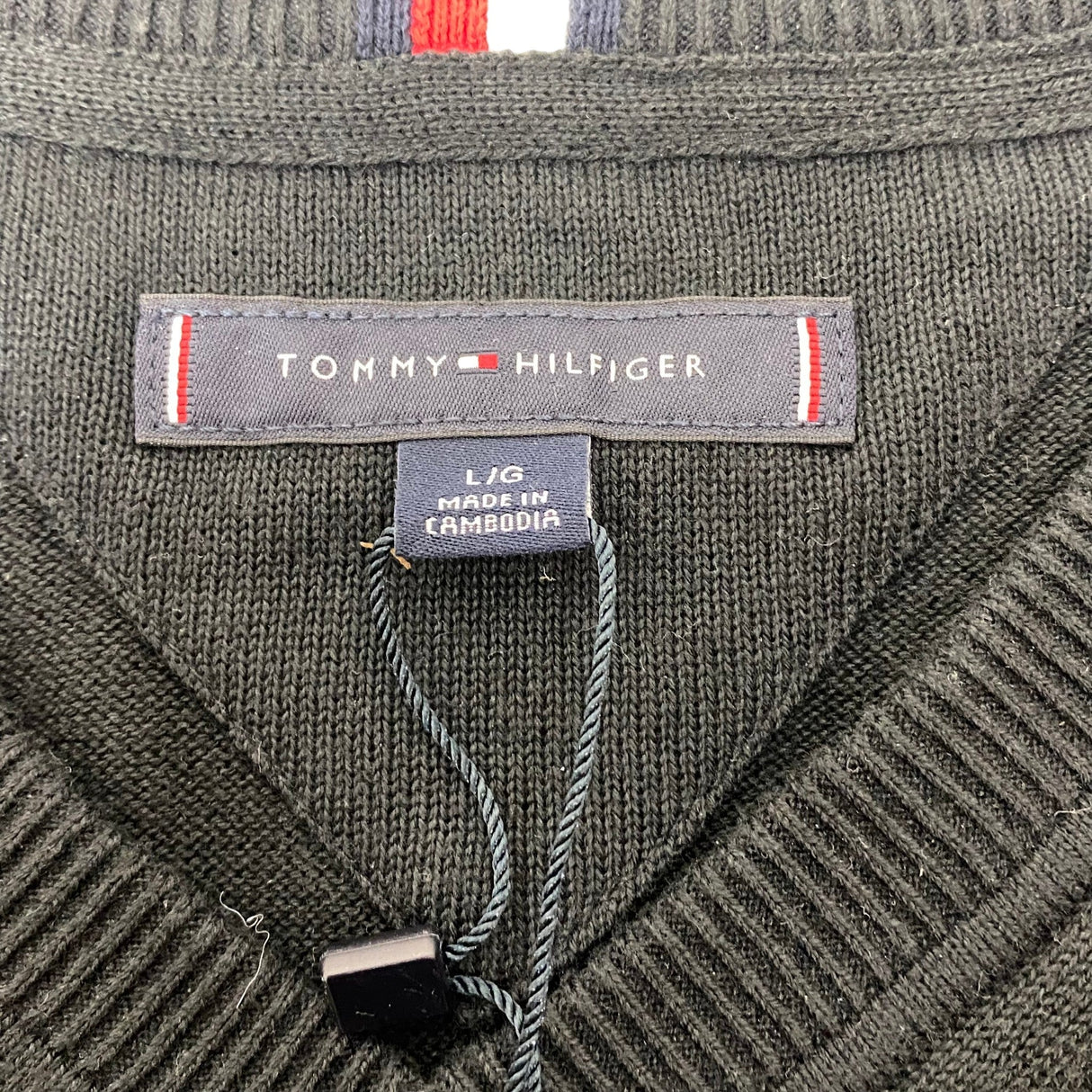 Tommy Hilfiger Men's Syracuse V Neck Sweater SIZE - Large