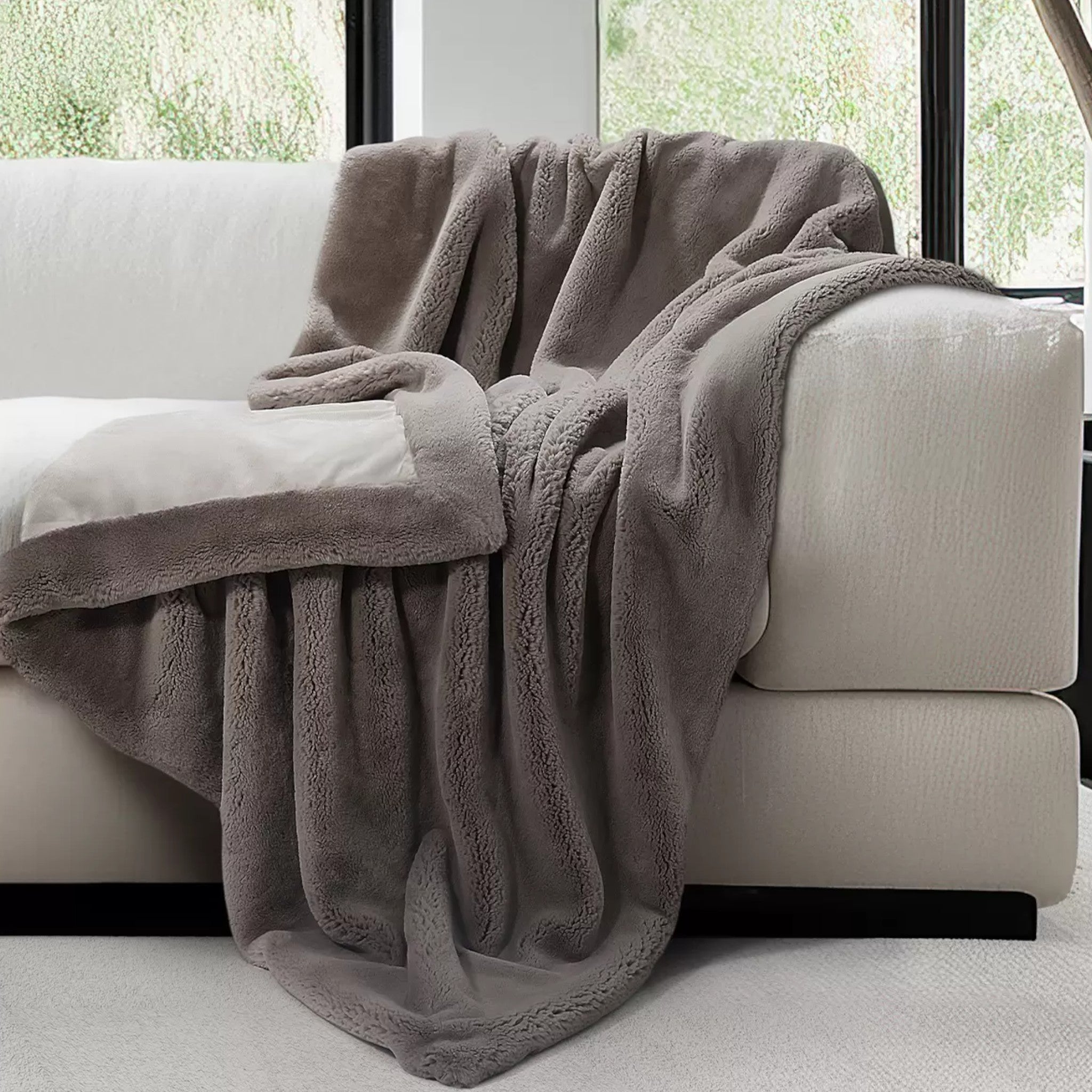 Mon Chateau Ultra Soft Faux Fur Throw - Dark Mushroom