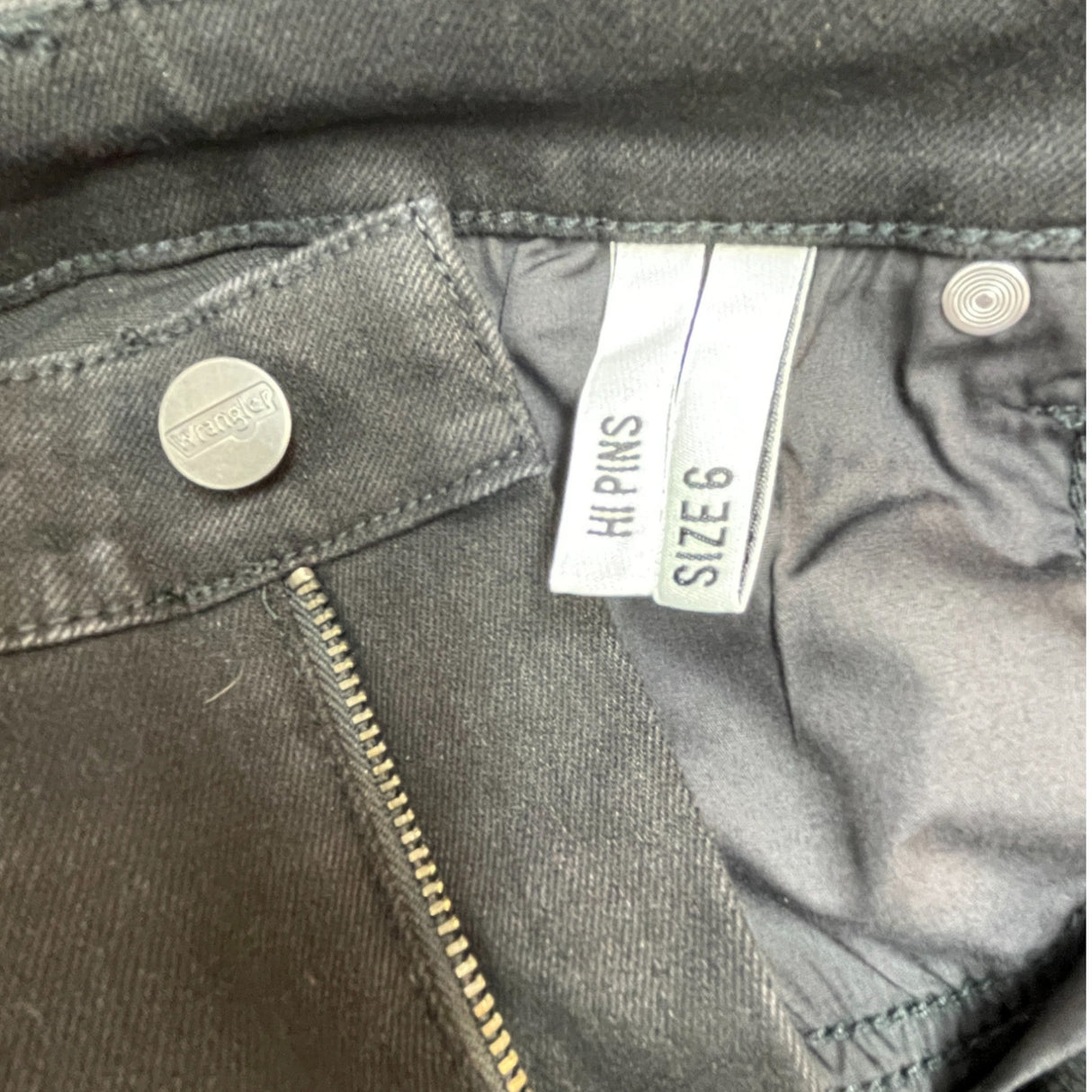 Wrangler Women's Hi Pins Jeans SIZE - 6