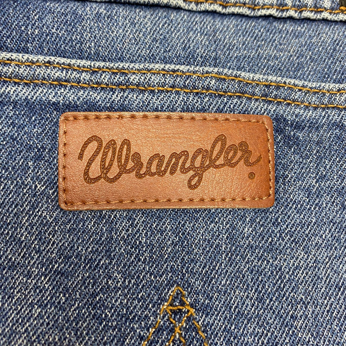 Wrangler Men's Classic Straight Fit Jeans SIZE - 40