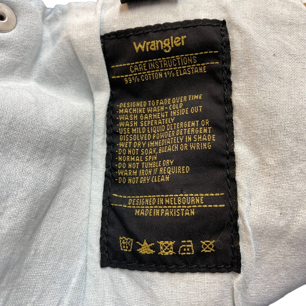 Wrangler Men's Classic Straight Fit Jeans SIZE - 40