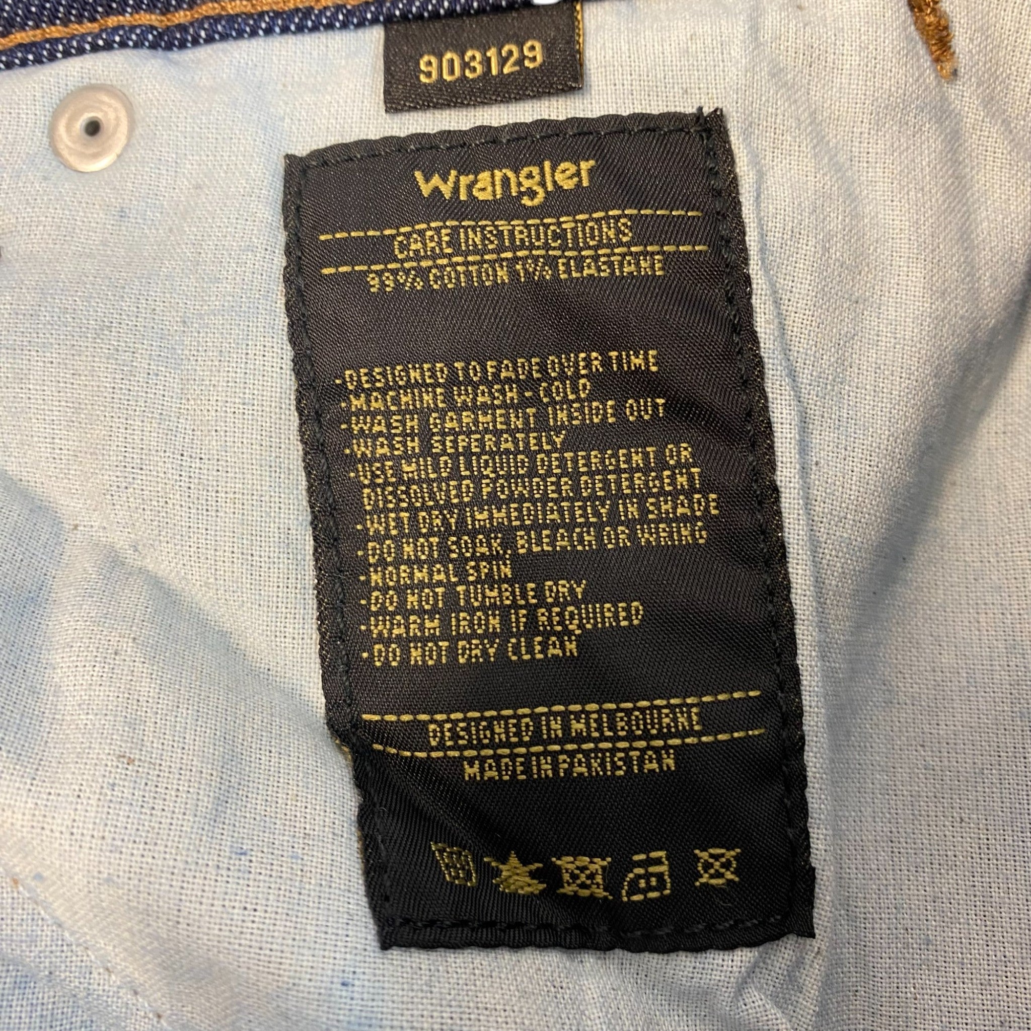 Wrangler Men's Classic Straight Fit Jeans SIZE - 34
