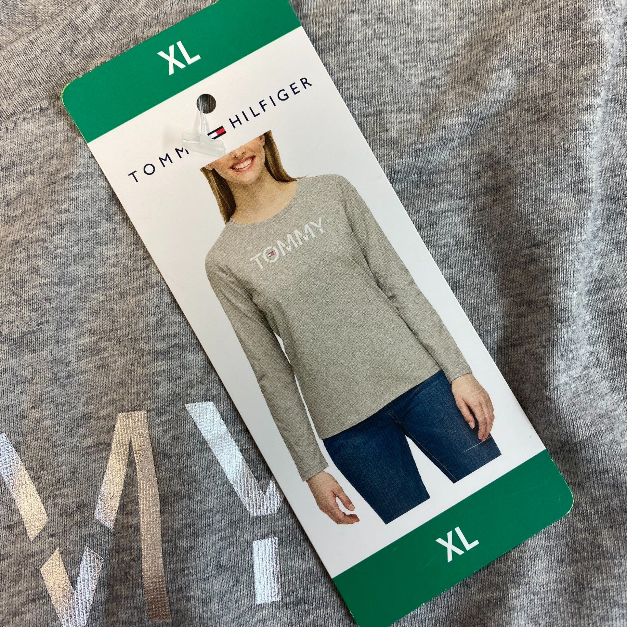 Tommy Hilfiger Women's Long Sleeve Tee SIZE - Extra Large