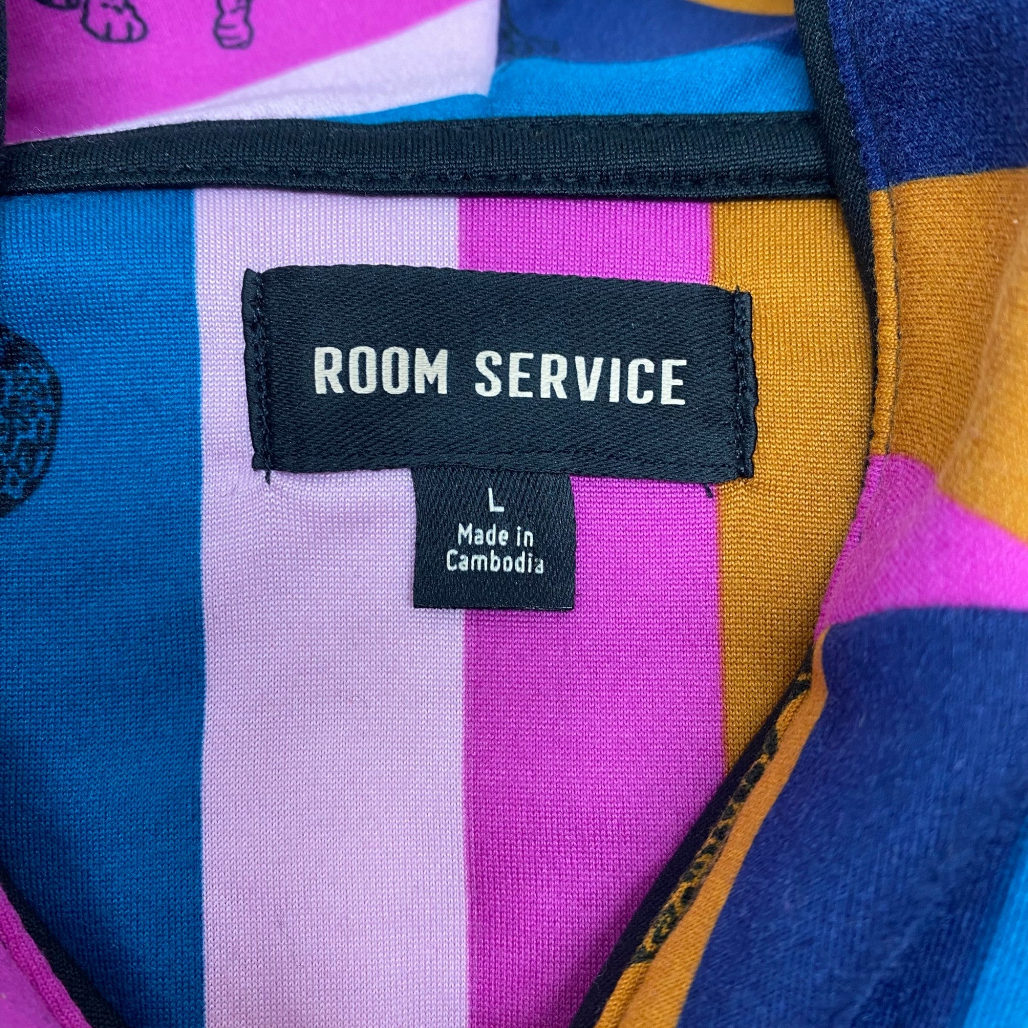 Room Service Women's Shawl Collar Pyjama Set SIZE - Large