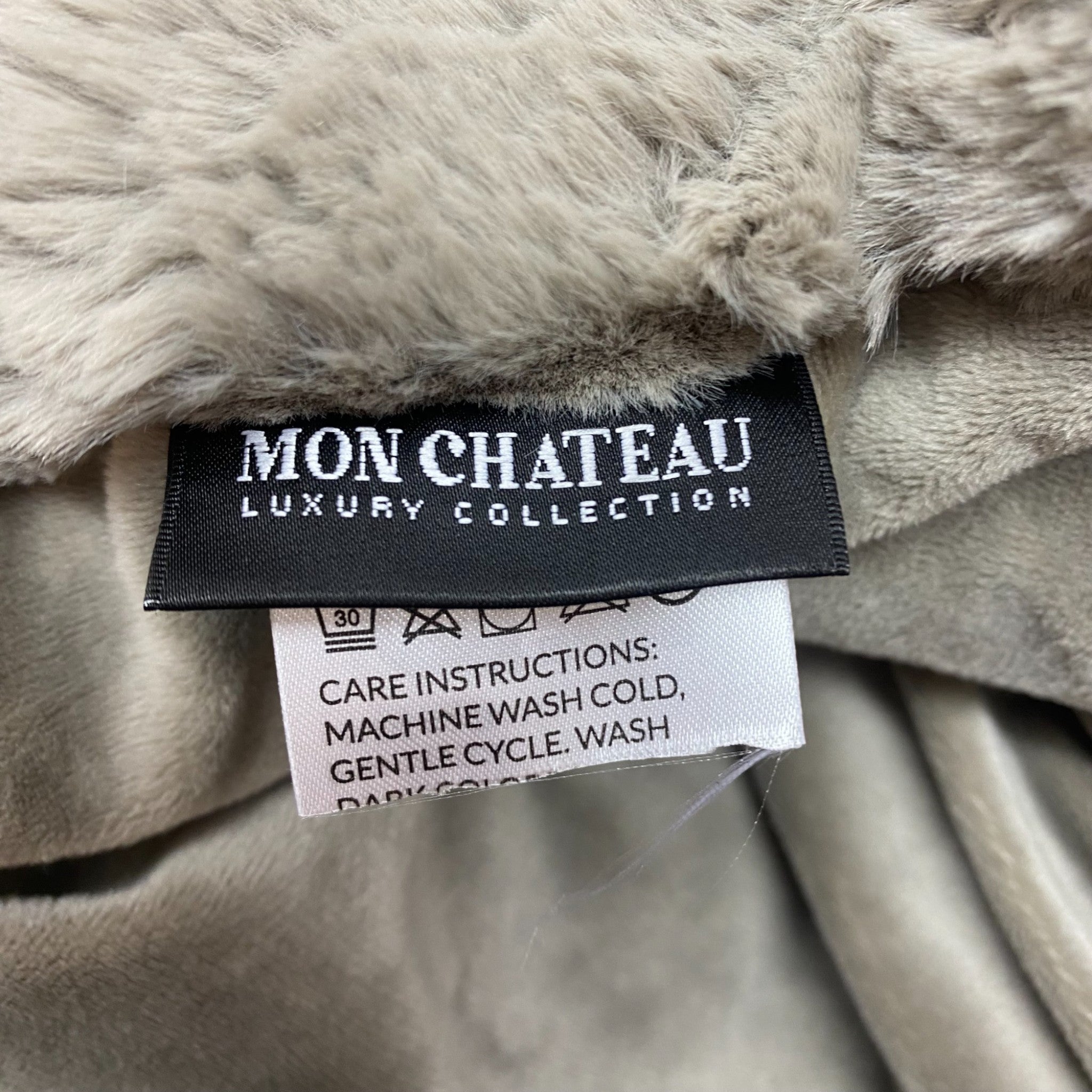 Mon Chateau Ultra Soft Faux Fur Throw - Dark Mushroom