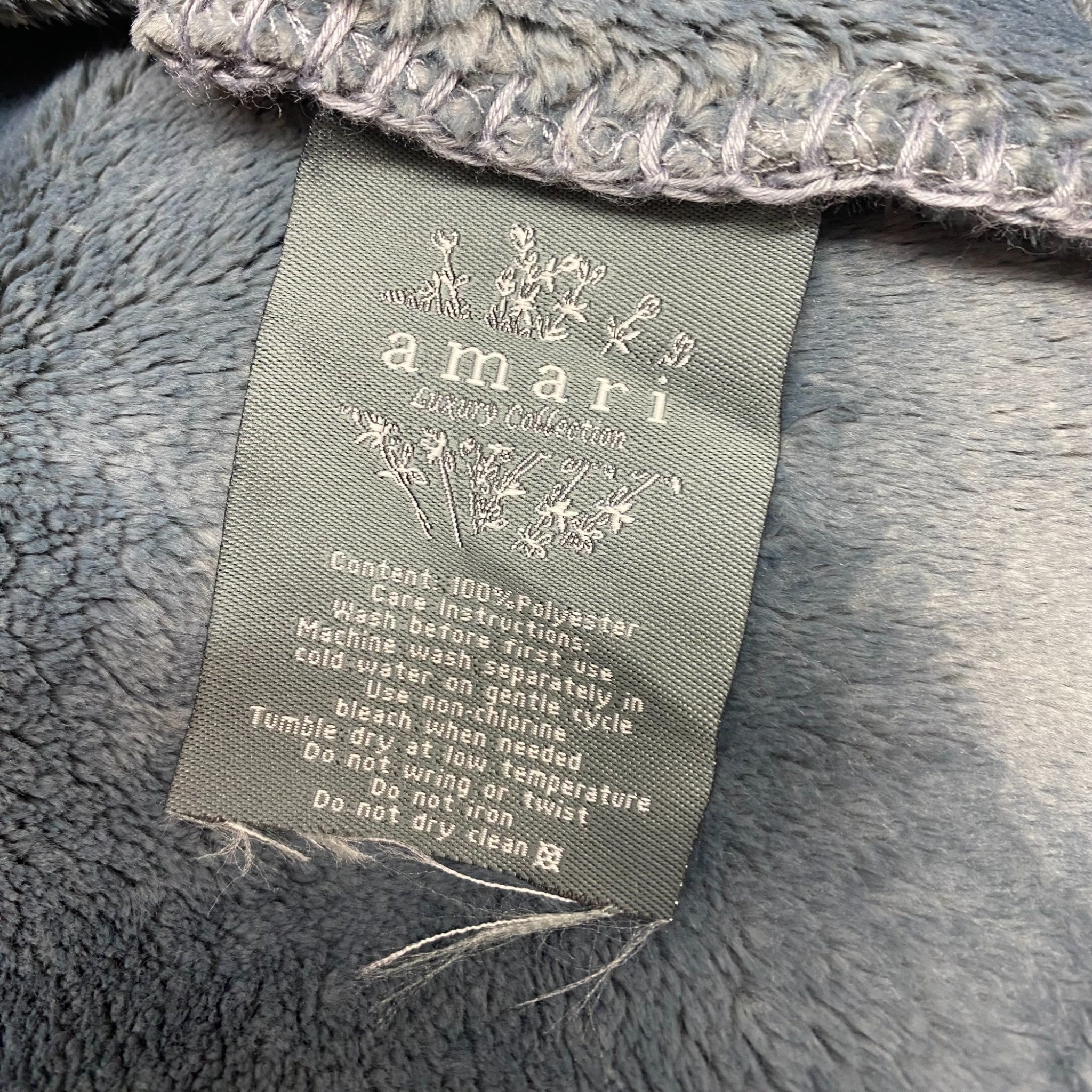 Amari Luxury Velvet Throw 152cm x 177cm Blue