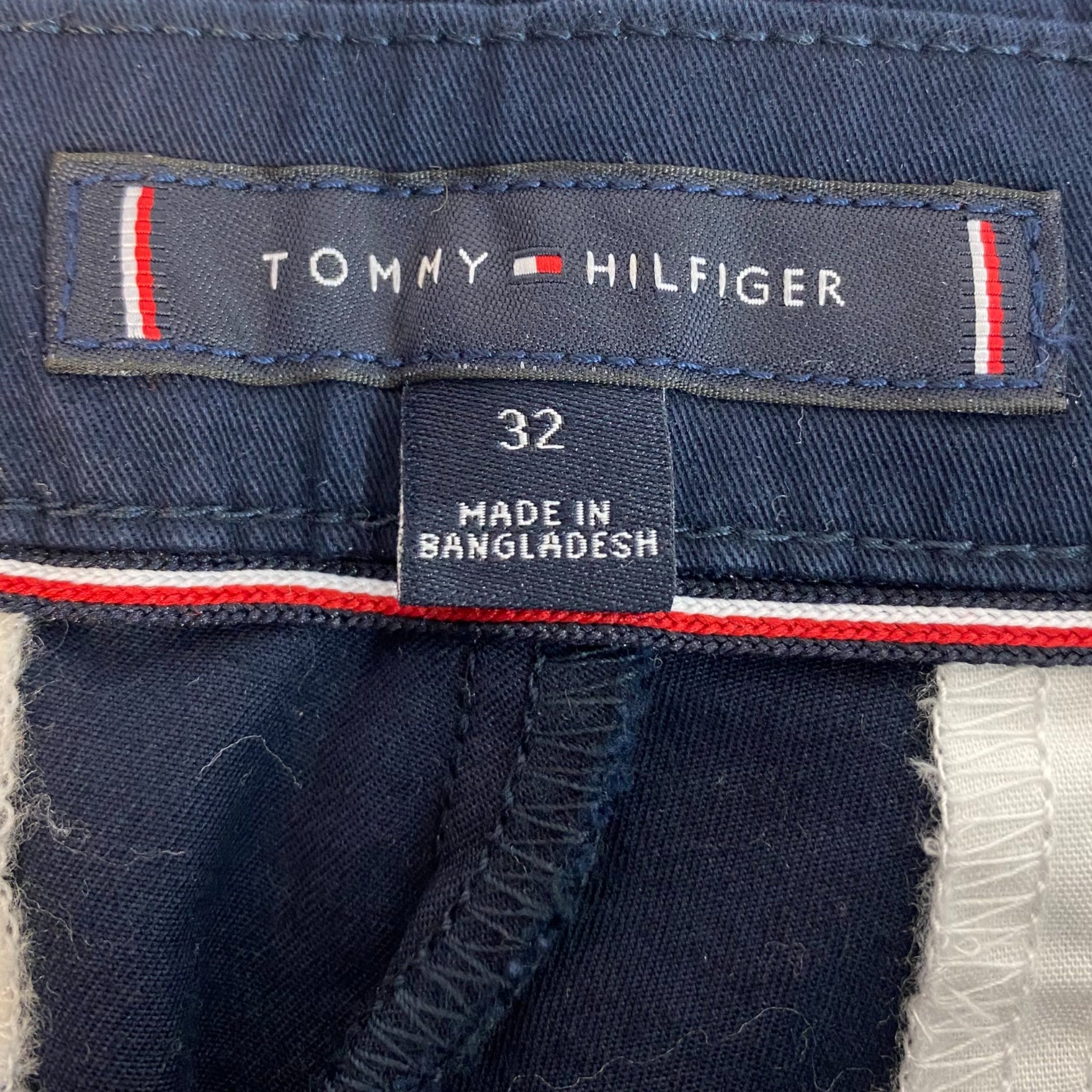 Tommy Hilfiger Men's Classic Fit Shorts SIZE - 32