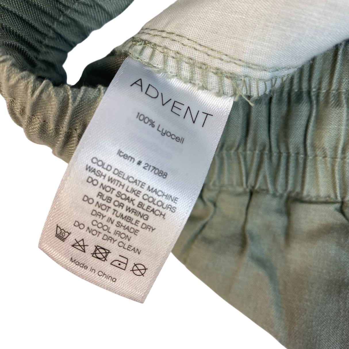 Advent Women's Standard Fit Shorts SIZE - Small