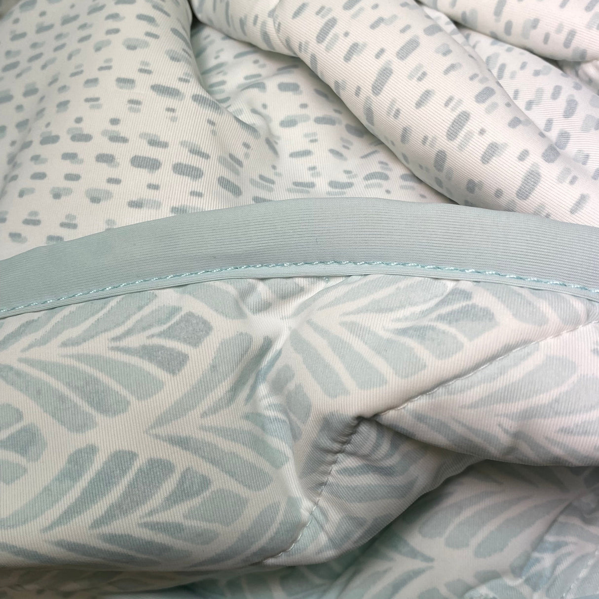 Casual Living Reversible Cooling Throw - 127cm x 177cm - Dotted Stripe Mist