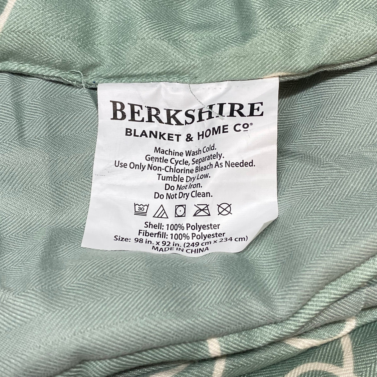 Berkshire Reversible Down Alternative Blanket - Queen - Green Vine