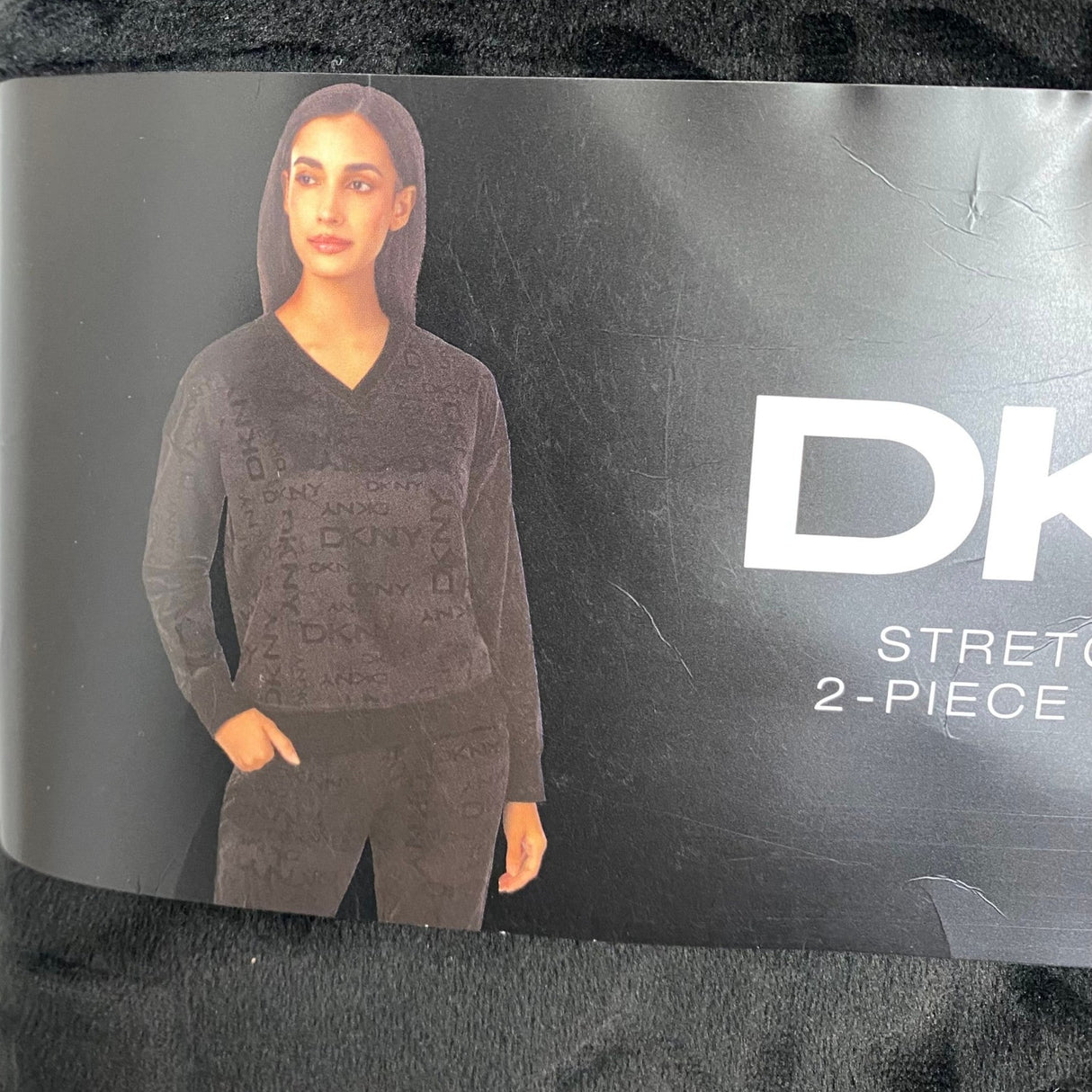DKNY Women's 2 Piece Stretch Velour Lounge Set SIZE - Large
