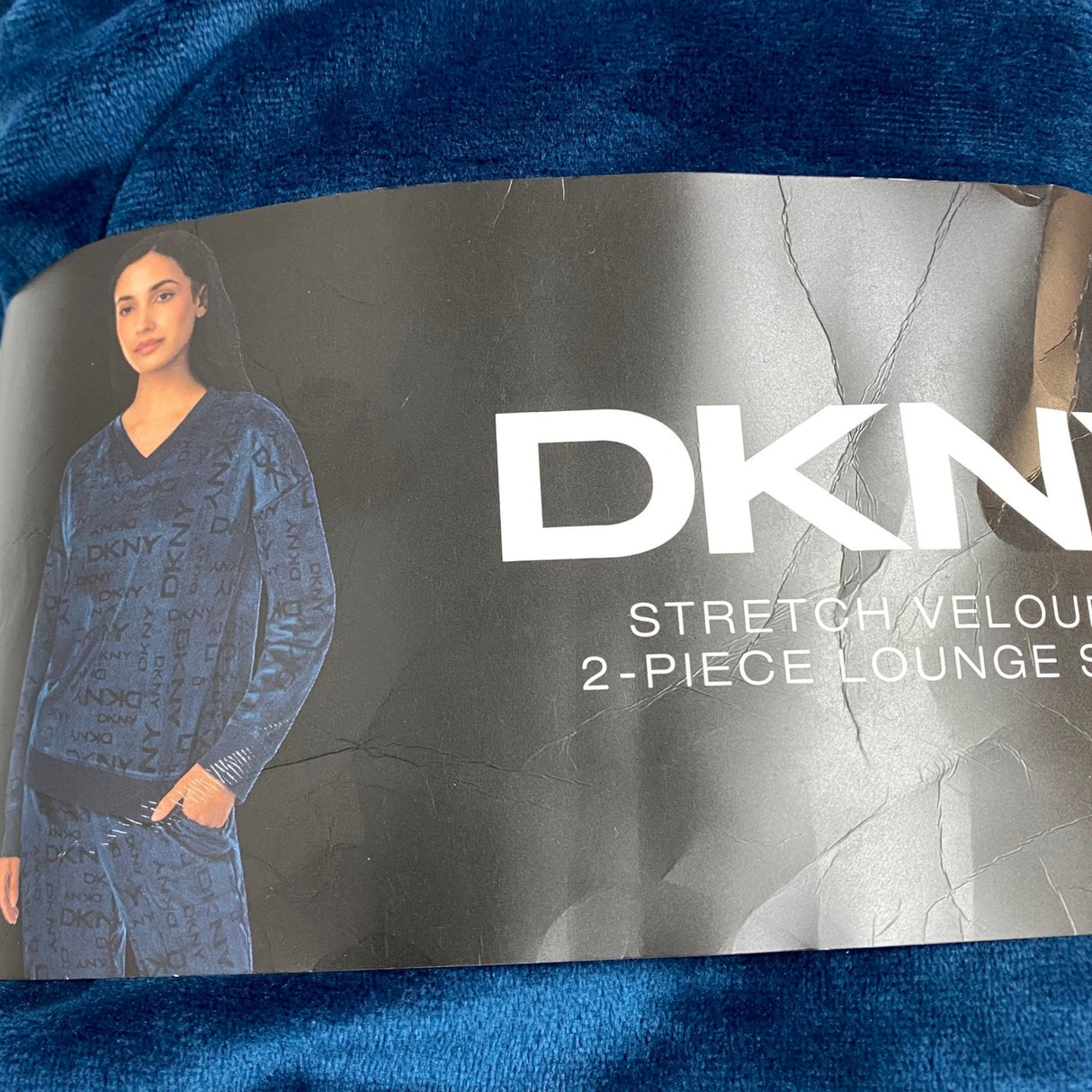 DKNY Women's 2 Piece Stretch Velour Lounge Set SIZE - Extra Large