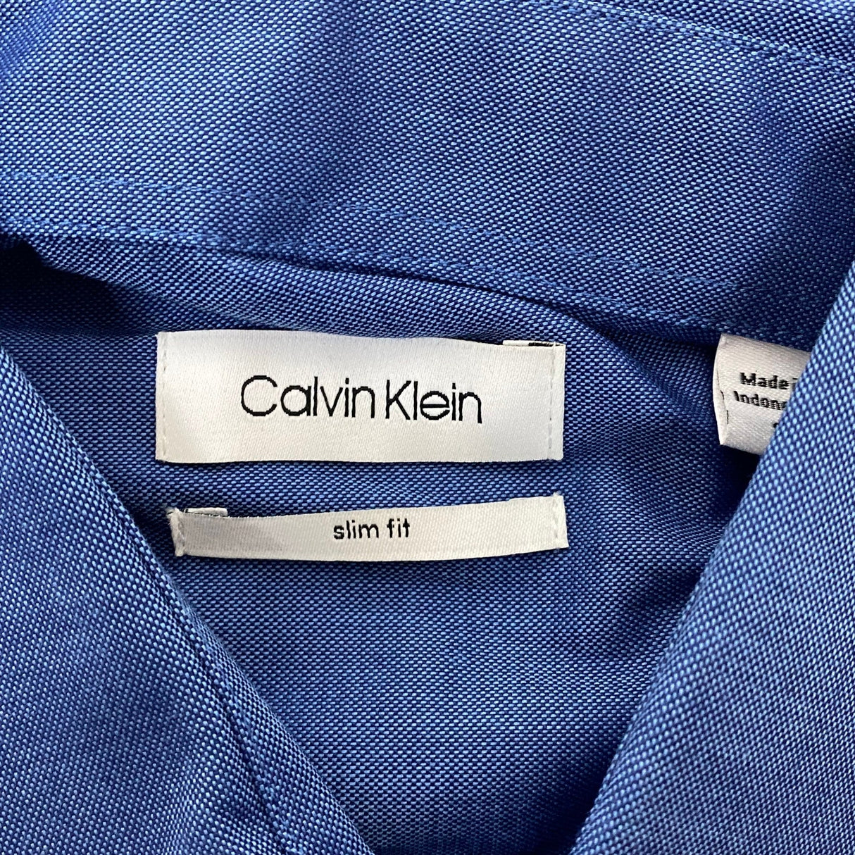 Calvin Klein Men's Slim Fit Long Sleeve Dress Shirt SIZE - Small