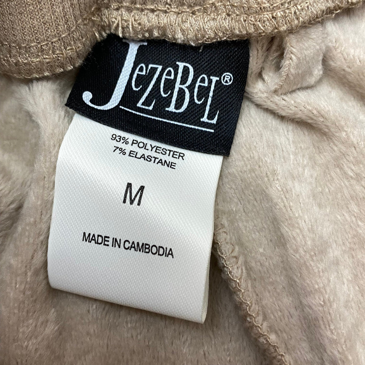 Jezebel Women's 2 Piece Velour Lounge Set SIZE - Medium